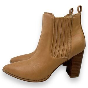 Oasis Society Stacked Heel Faux Leather Slip On Ankle Boot Tan 9
